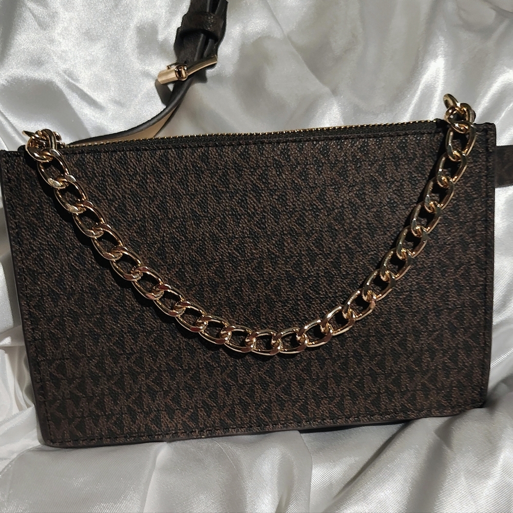 Michael Kors Brown Crossbody Bag Chic and Versatile - Picture 3 of 9